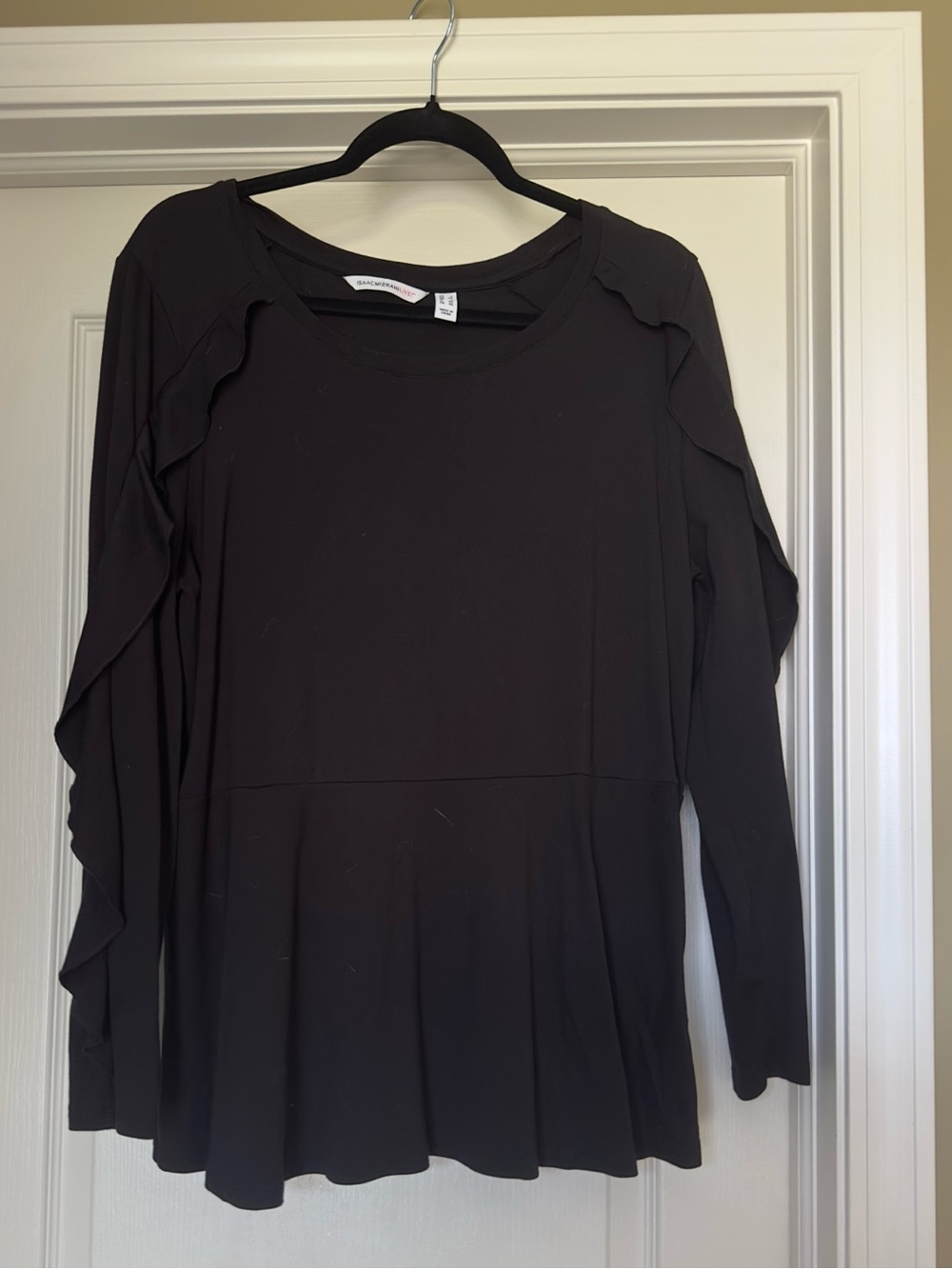 Isaac Mizrahi Black Crew Neck Ruffle Sleeve Top